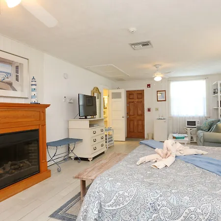Beachfront Bed & Breakfast-3